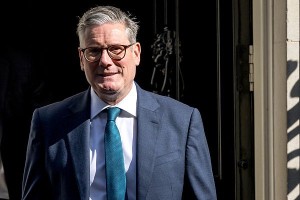 美国总统与英国首相通话 讨论双边贸易